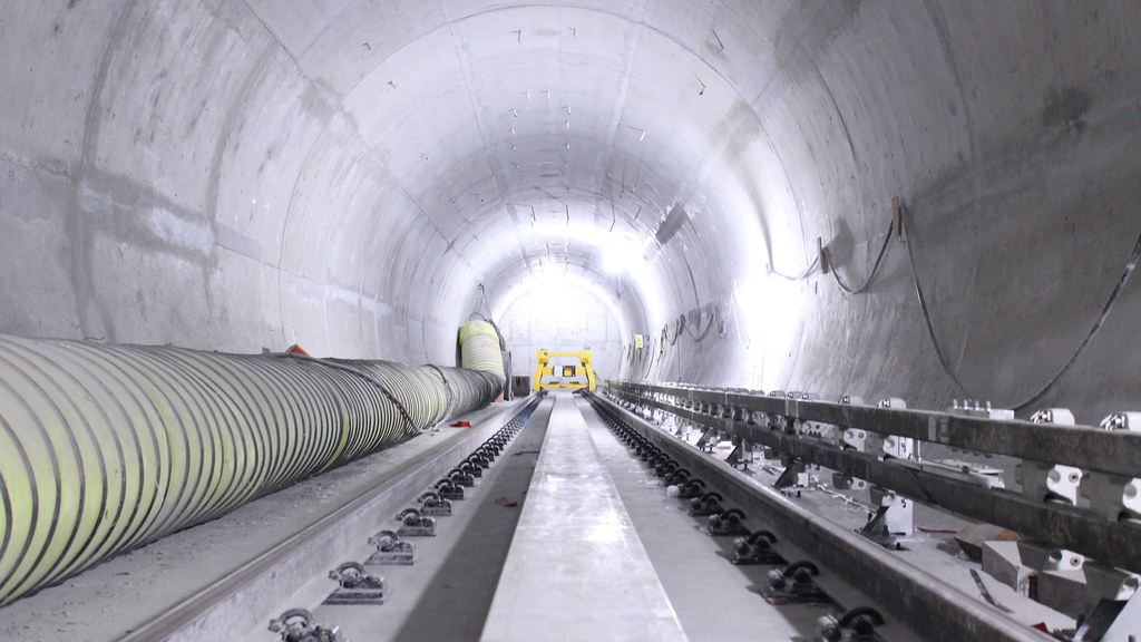 Broadway Subway Trackwork Completion Marks Milestone in Vancouver's $2.9 Billion Project