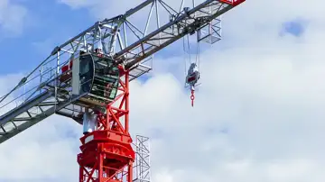 Three Teenage Boys Arrested for Climbing Tower Crane in Port Moody, B.C.