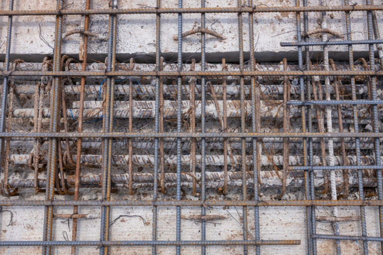 Comparing Post-Tensioned vs. Conventional Slabs in Construction: Structural Differences and Decision Factors