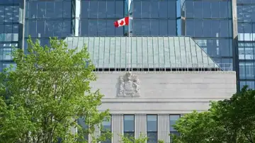 Bank of Canada Maintains Overnight Rate Amid Economic Challenges