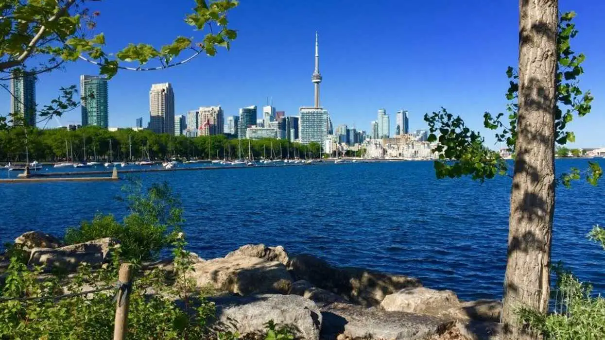 Toronto Housing Market Faces Standoff as Prices Decline and Sellers Withdraw