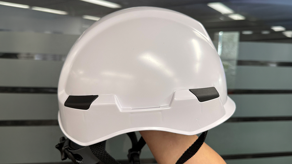 Ontario Introduces New Type 2 Hard Hat Regulations for Construction Workers