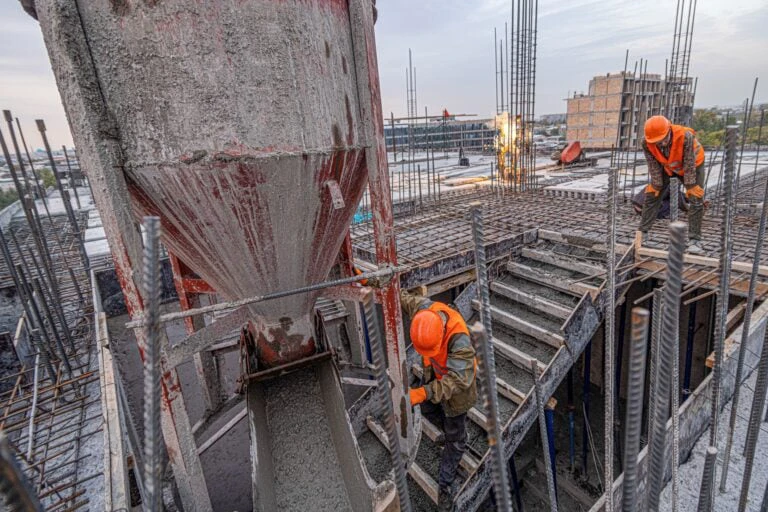 Understanding the Impact of ASTM C39 on Concrete Strength Testing in Construction