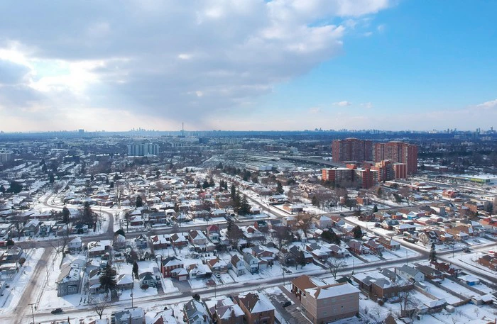 Canadian Real Estate Association Sees Slow Home Sales in February with Hope for Spring Market Boost