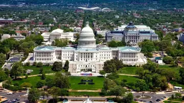 U.S. Congressman Calls for Review of Oil Spill Response Plans Amid Pipeline Concerns